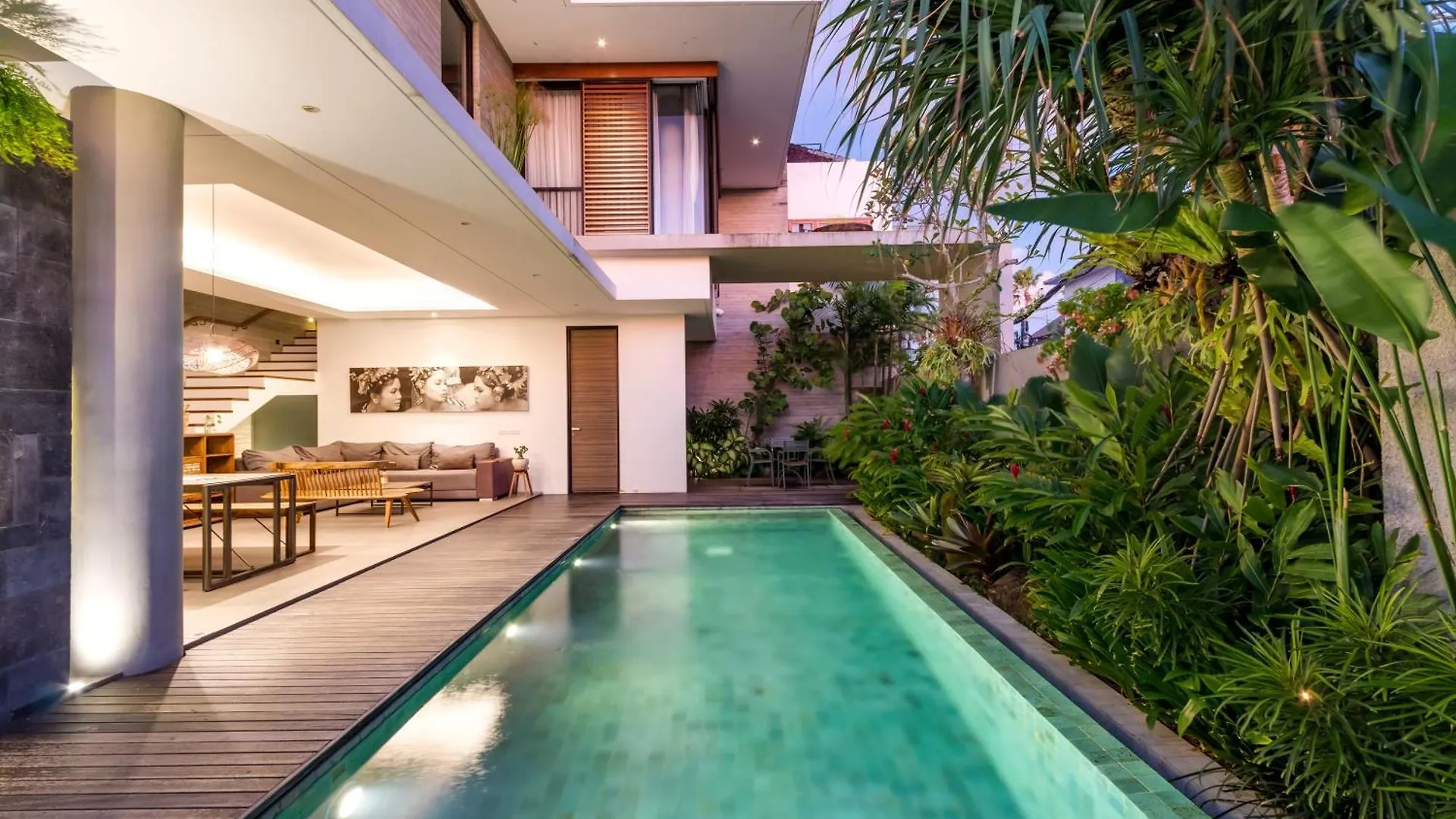 The Swan Villas By Villa Finder Seminyak Indonesië