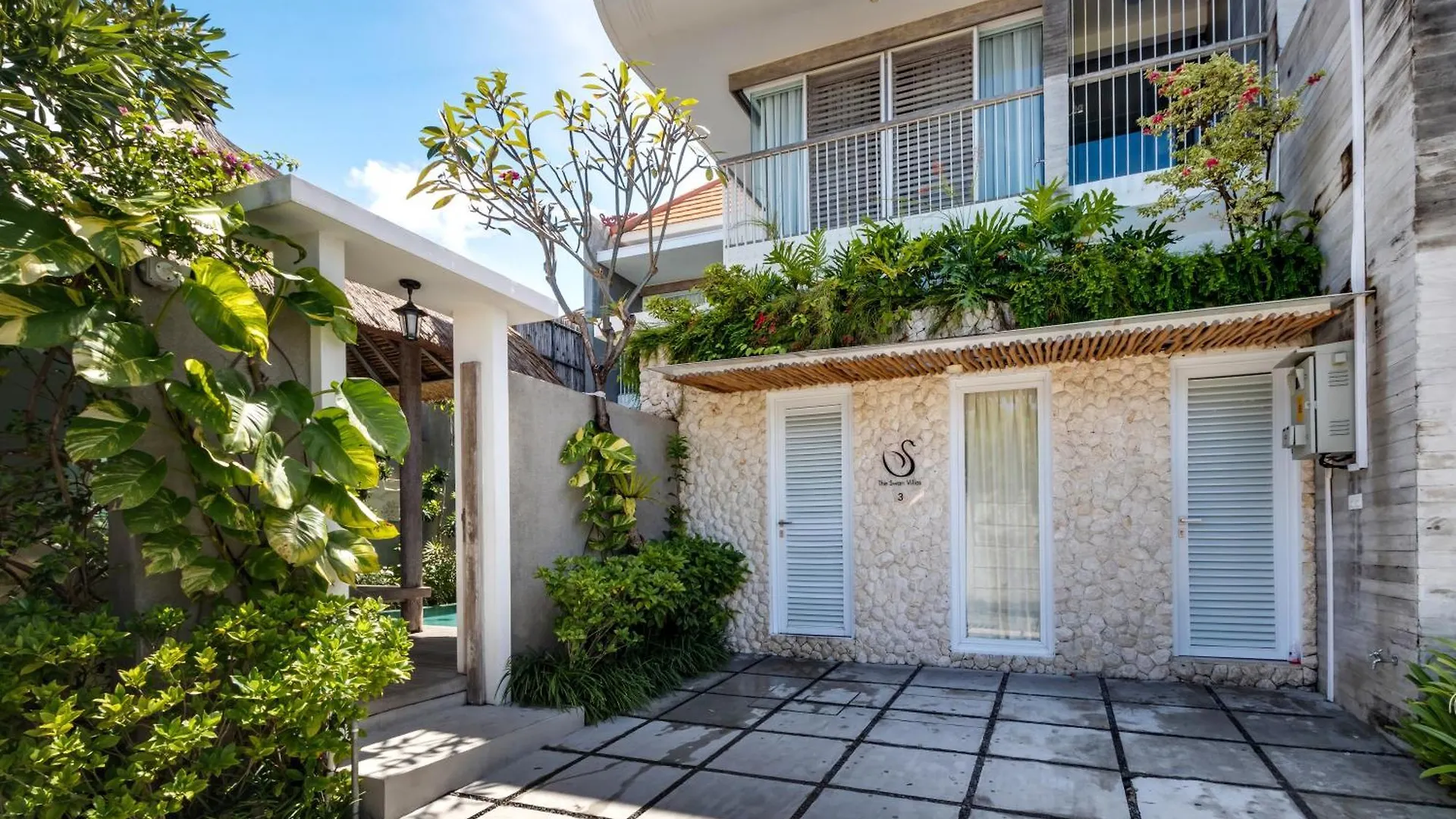 The Swan Villas By Villa Finder Seminyak Indonesië