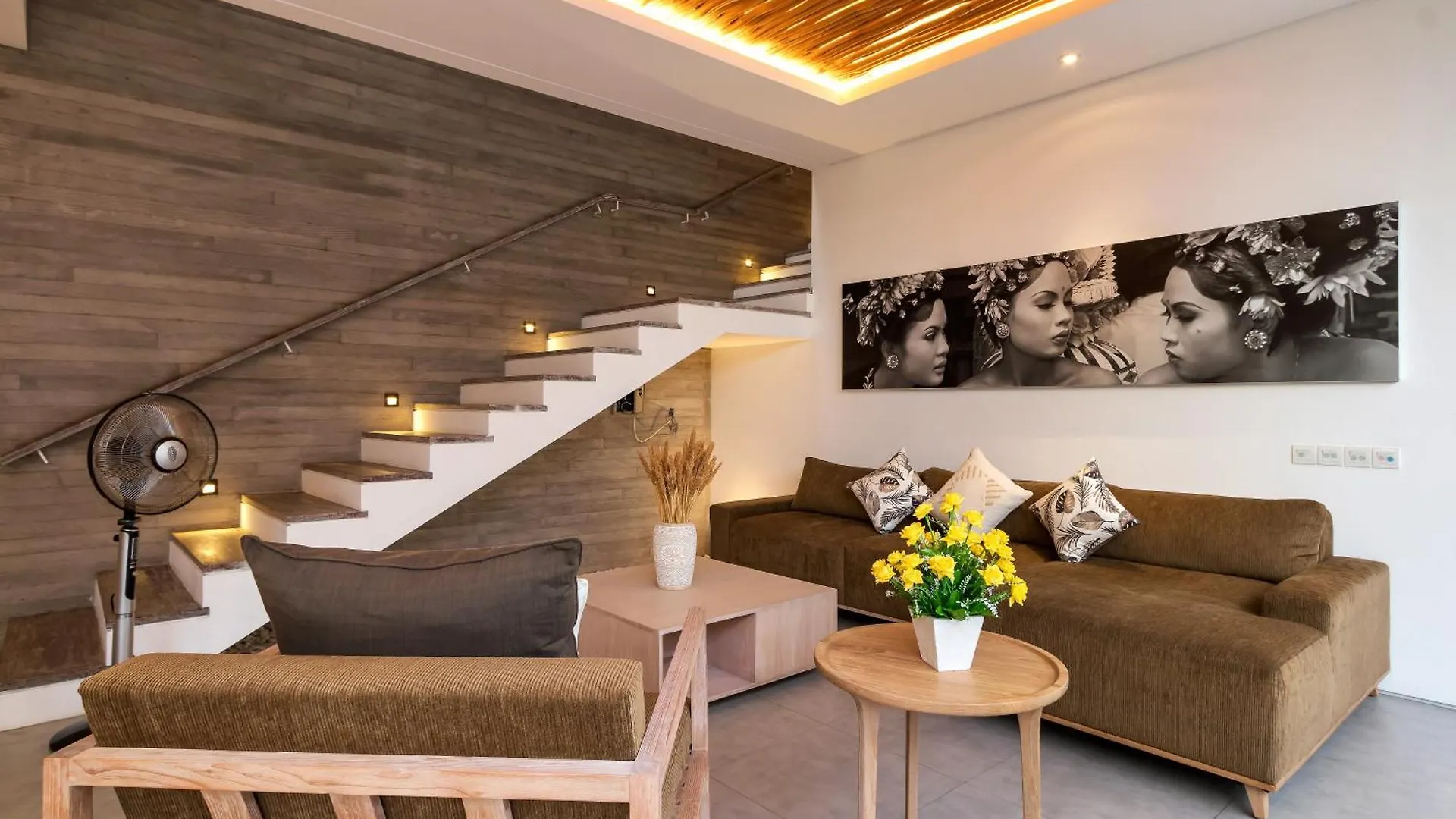 The Swan Villas By Villa Finder Seminyak Indonesië