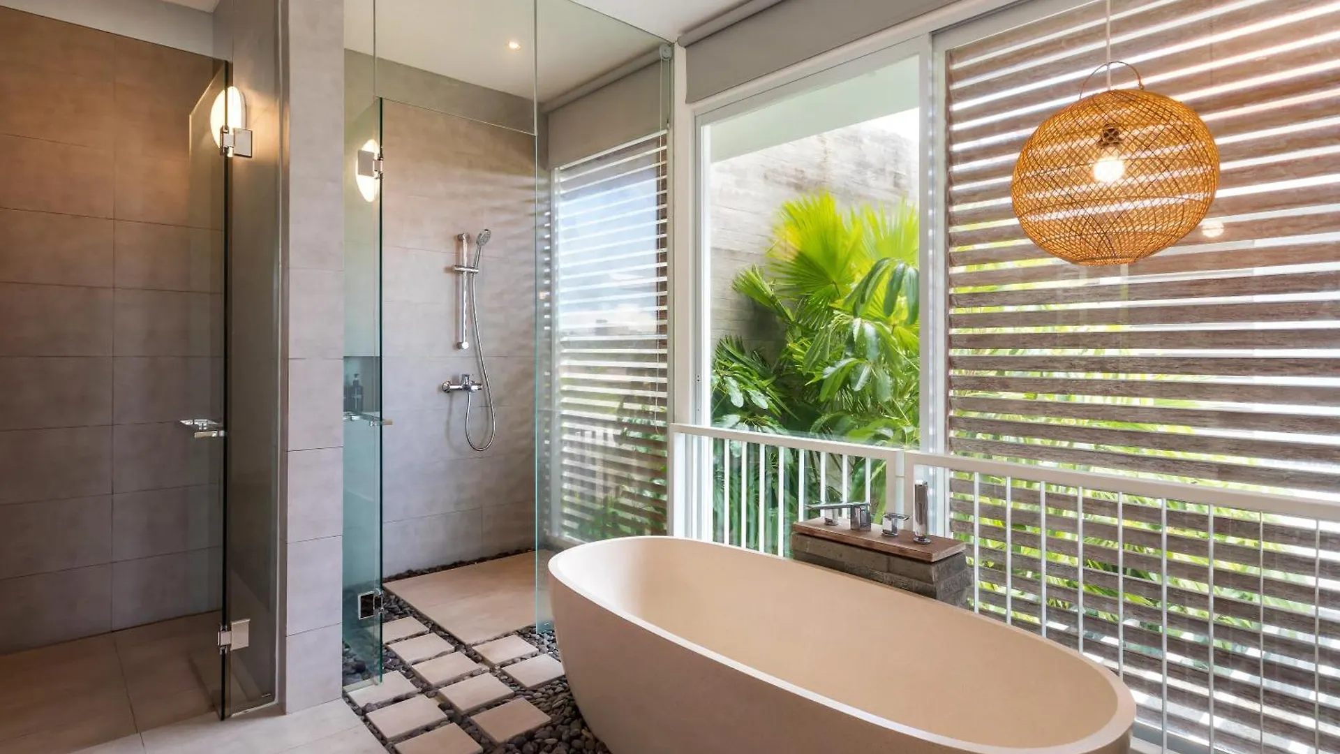 The Swan Villas By Villa Finder Seminyak Indonesië
