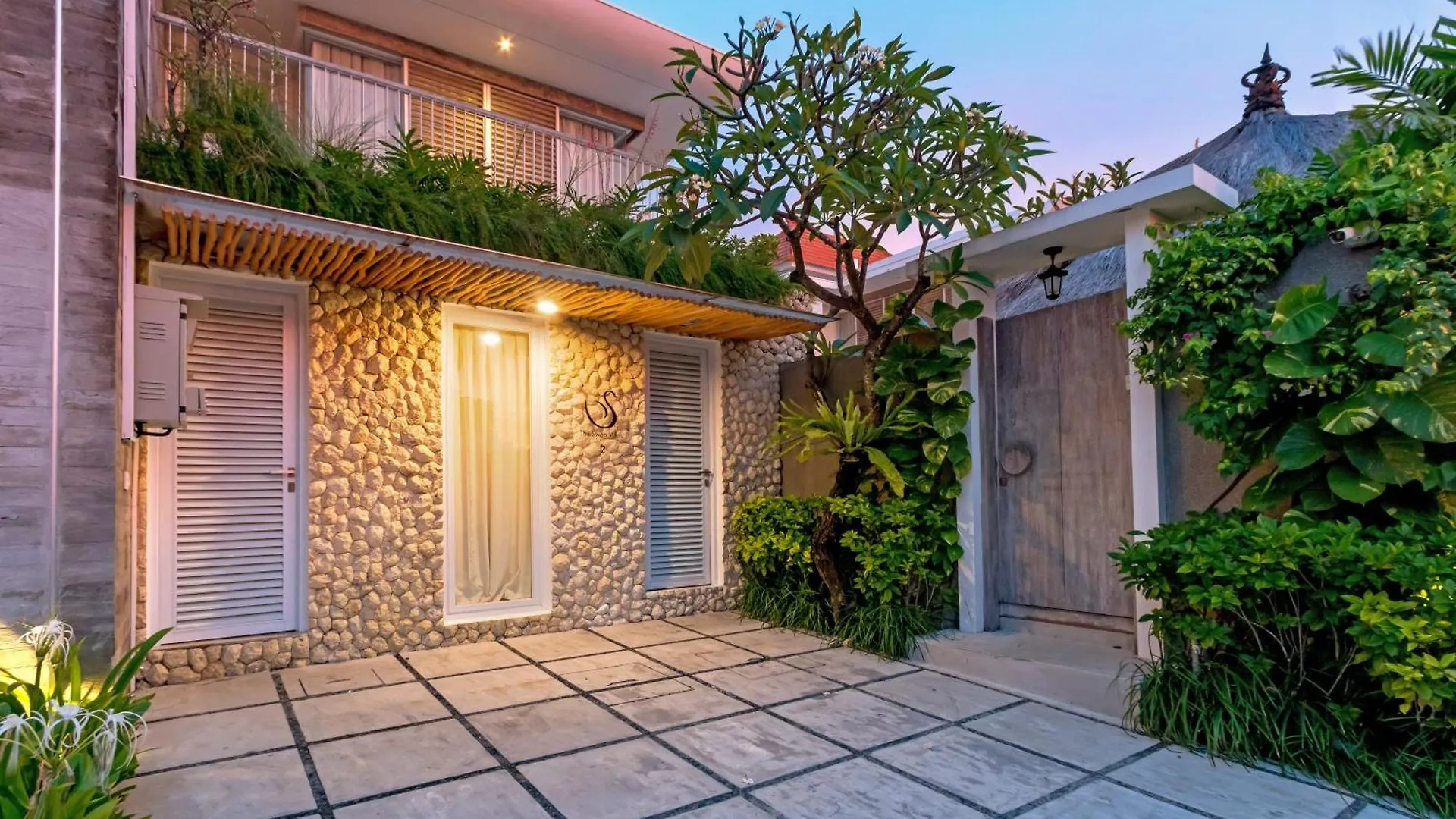 The Swan Villas By Villa Finder Seminyak
