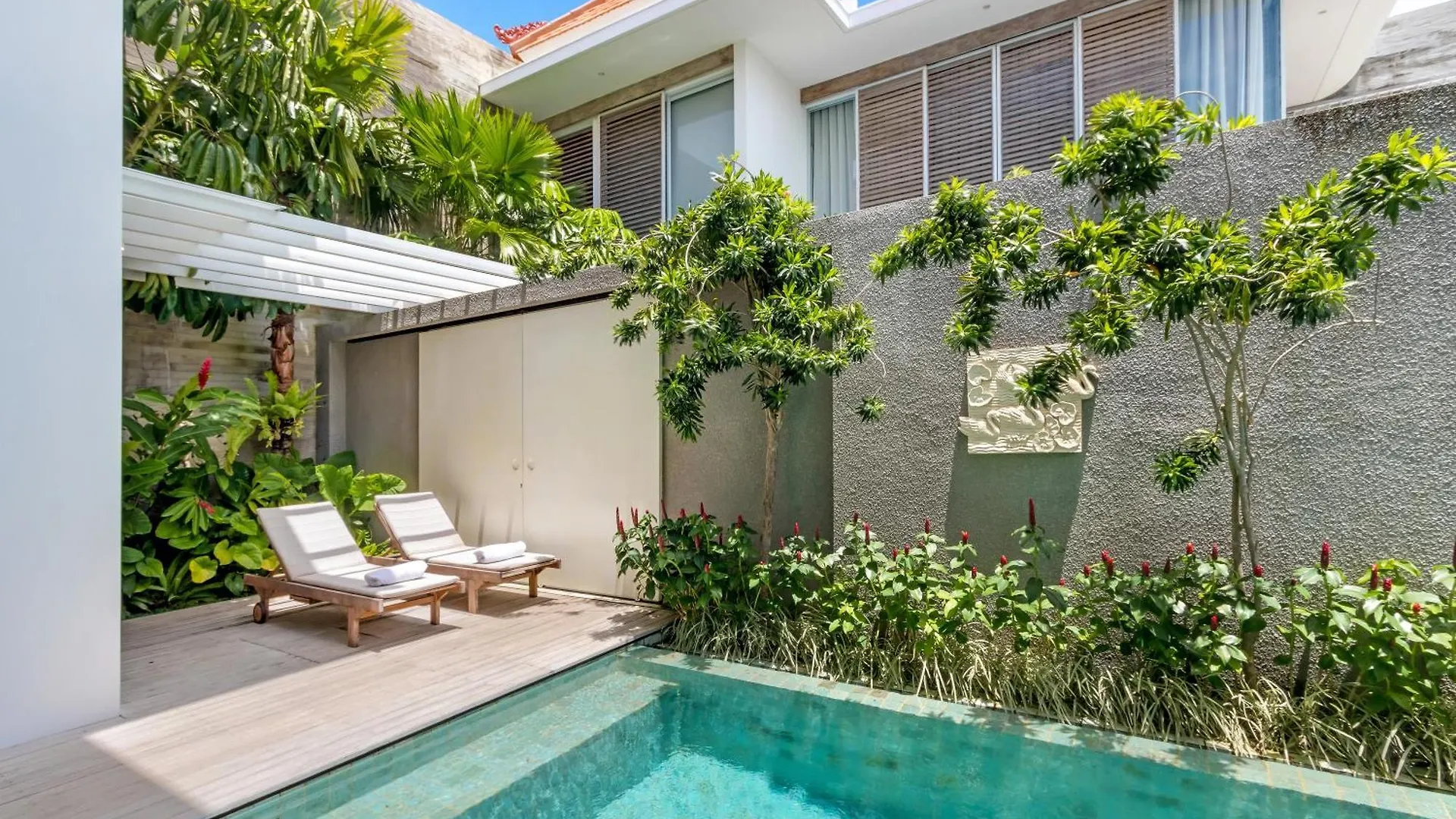 The Swan Villas By Villa Finder Seminyak Indonesië