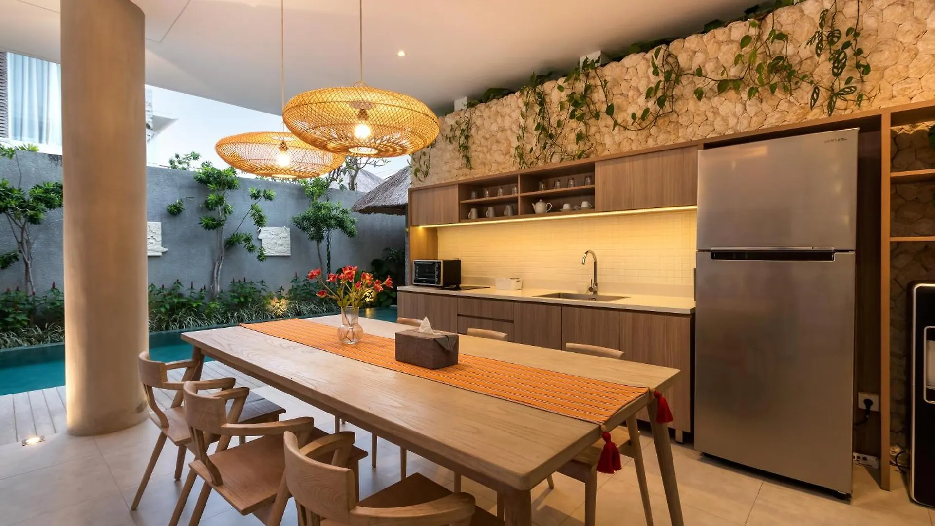 The Swan Villas By Villa Finder Seminyak Indonesië