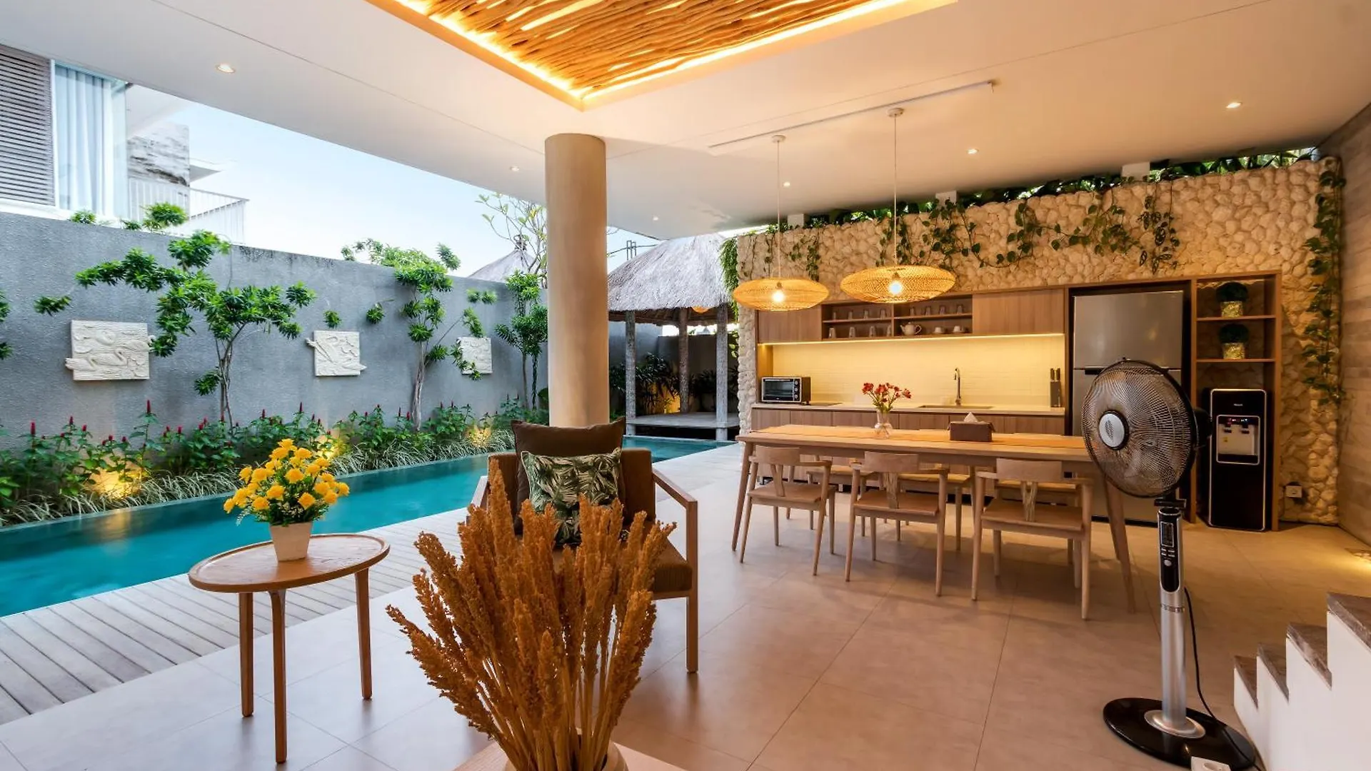 The Swan Villas By Villa Finder Seminyak