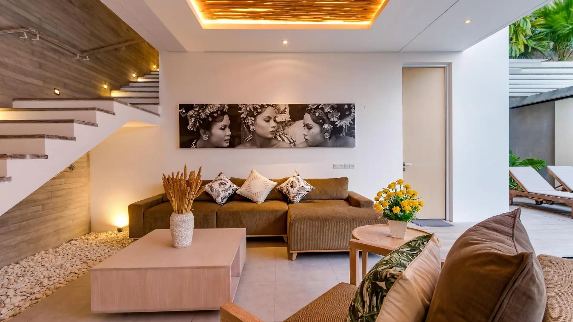The Swan Villas By Villa Finder Seminyak Indonesië