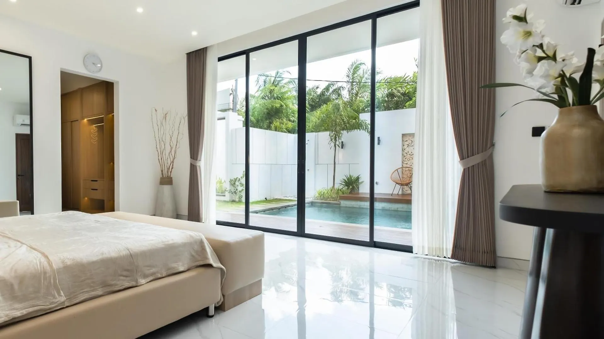 The Swan Villas By Villa Finder Seminyak 0*,  Indonesië